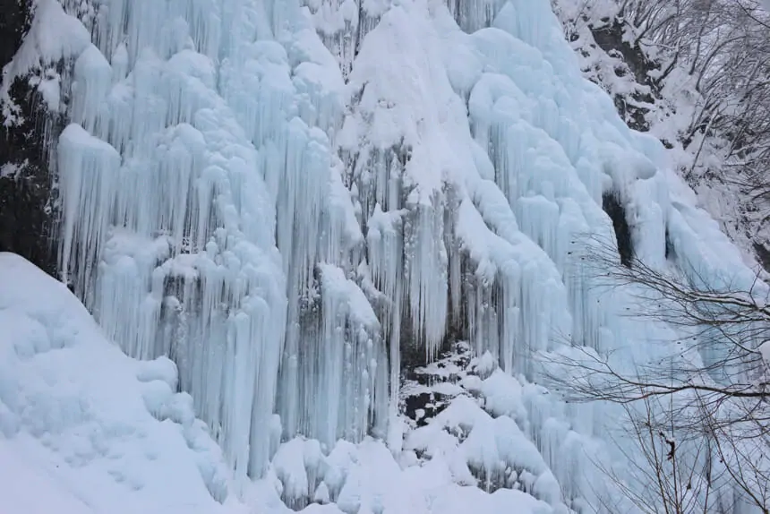 飛騨大鍾乳洞 氷の渓谷