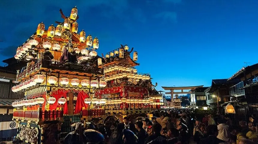 秋の高山祭（八幡祭）