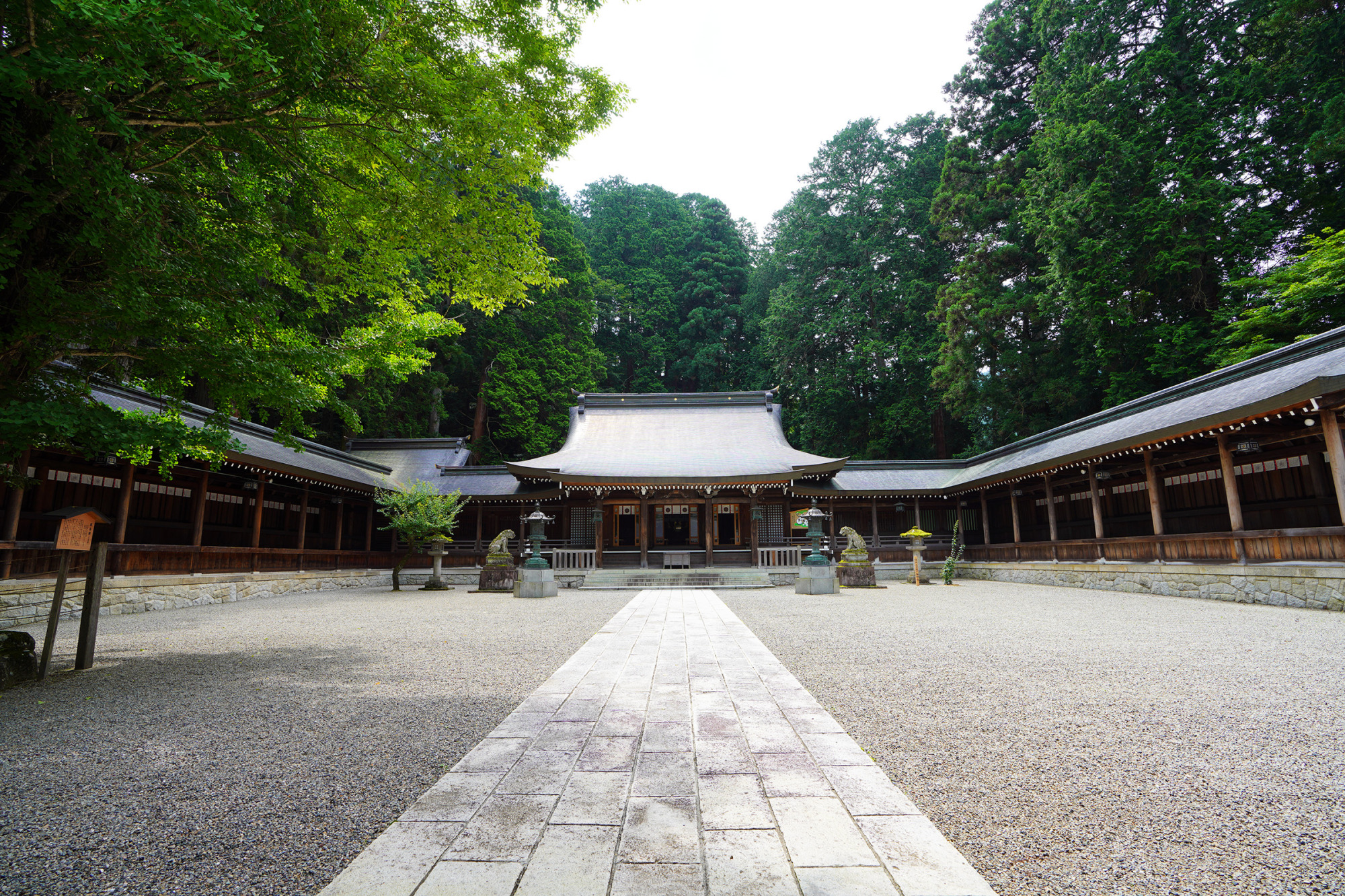 飛騨一宮水無神社本殿