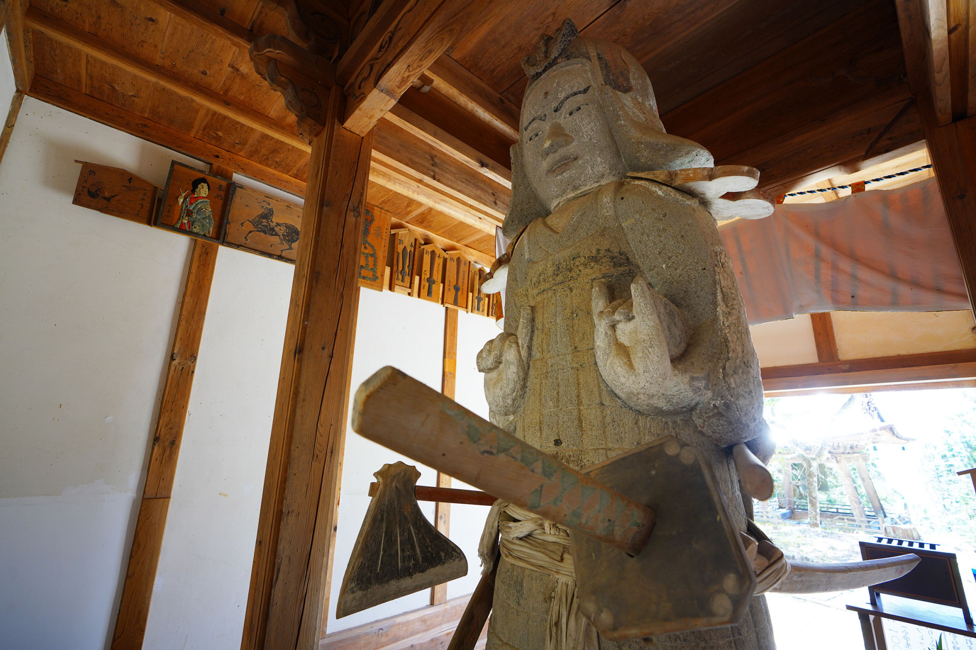 石造・両面宿儺像（背面）