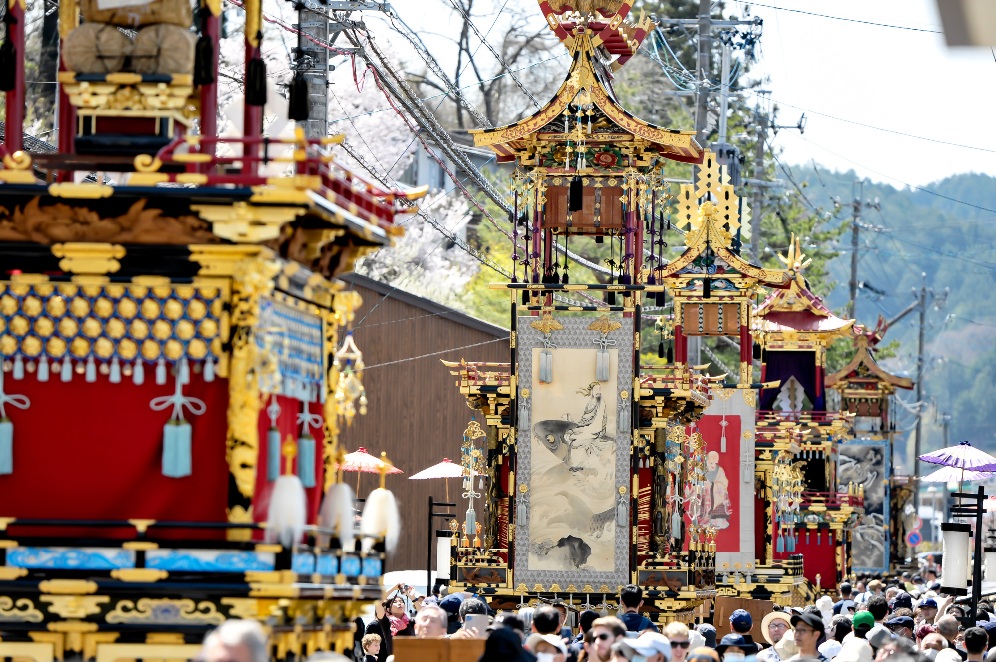 春の高山祭