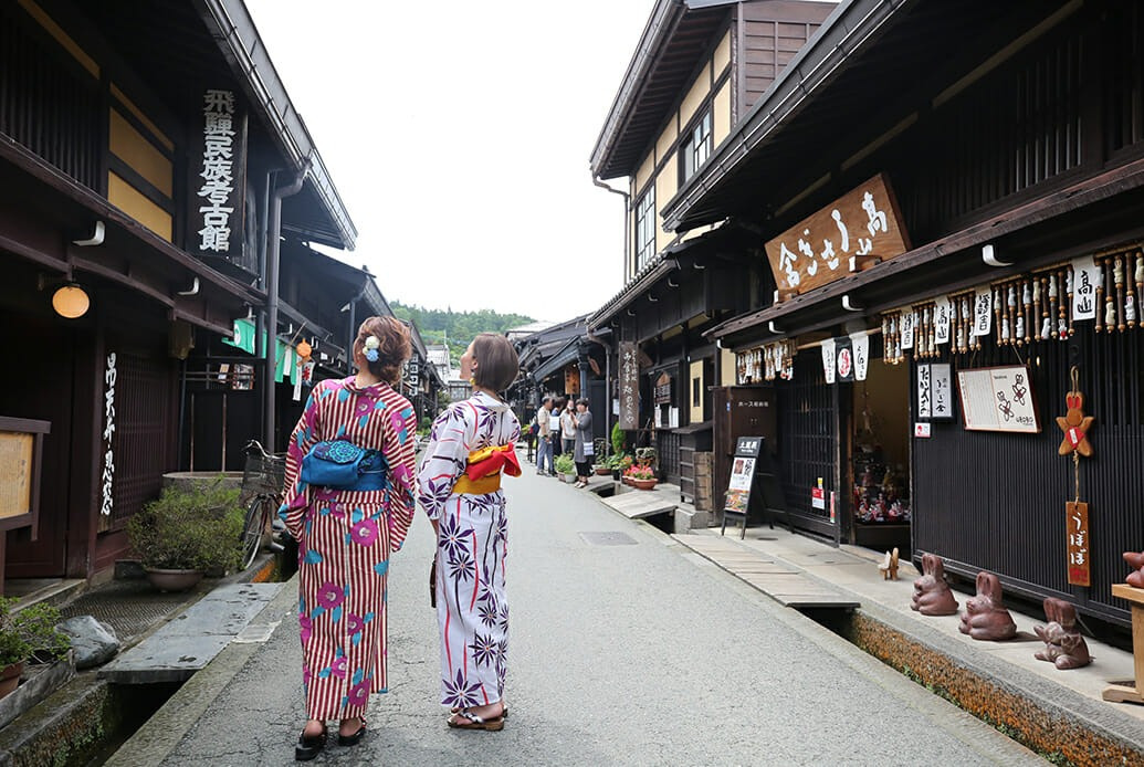 飛騨高山の定番観光地を徒歩とバスでまわるコース（半日）