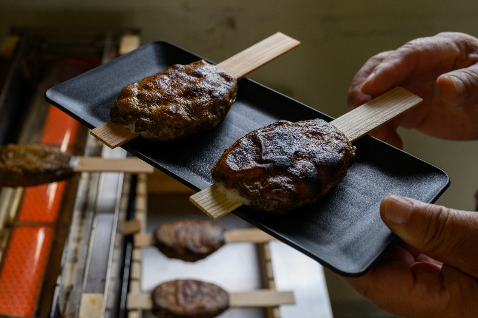 売り切れ必須の五平餅あぶらえのタレは懐かしい飛騨の味