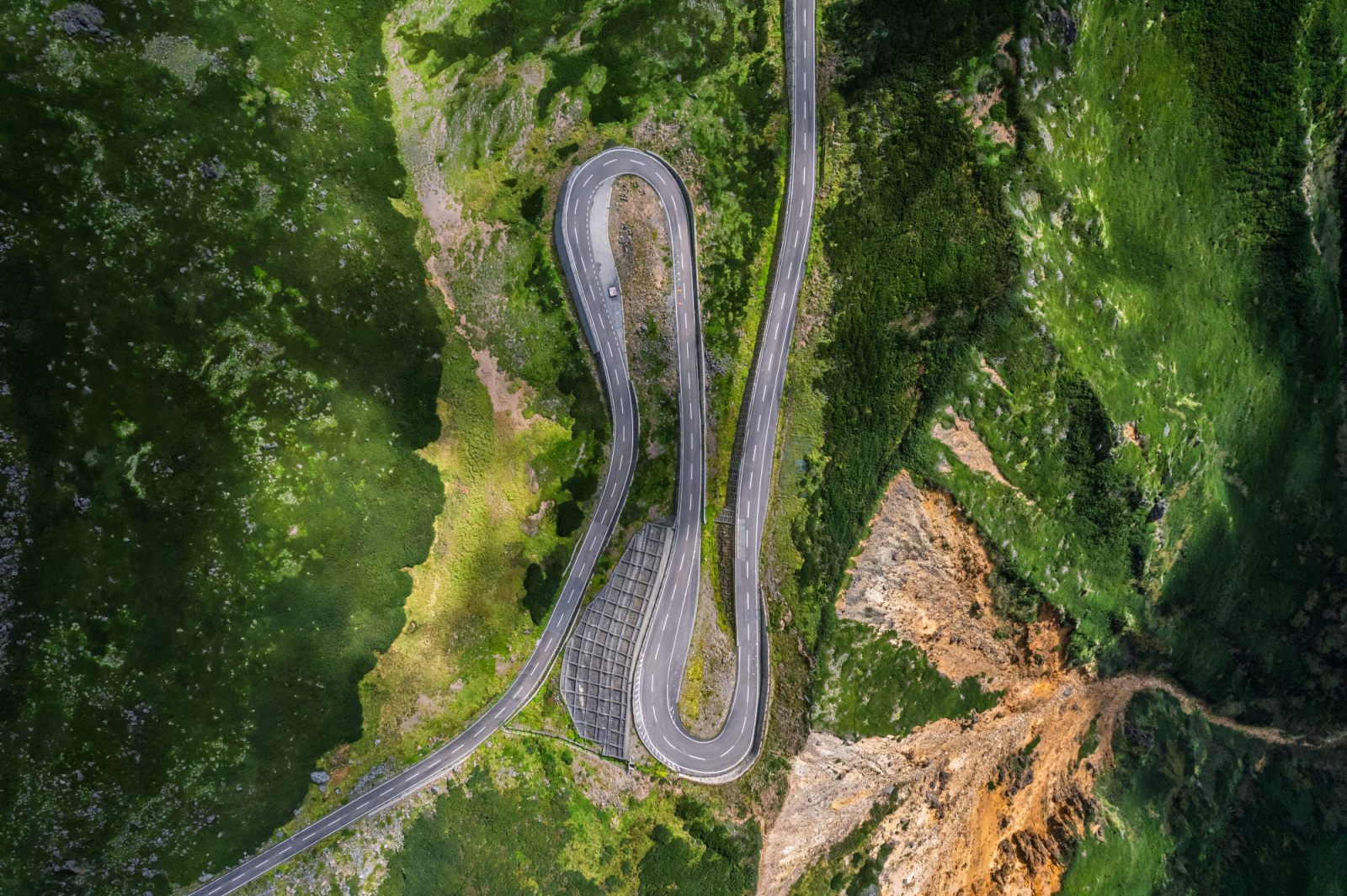 自然の神秘や絶景に出会える「丹生川町」