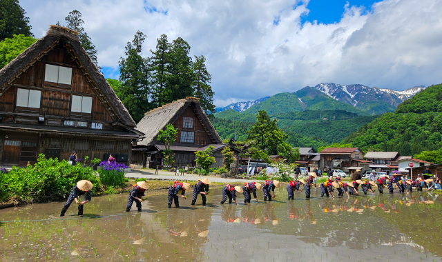 世界遺産白川郷と飛騨高山古い町並をめぐる日帰りモデルコース