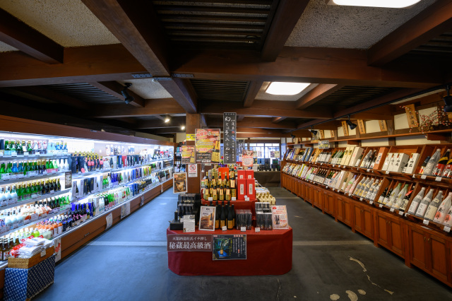 飛騨随一の品揃えを誇る地酒専門店