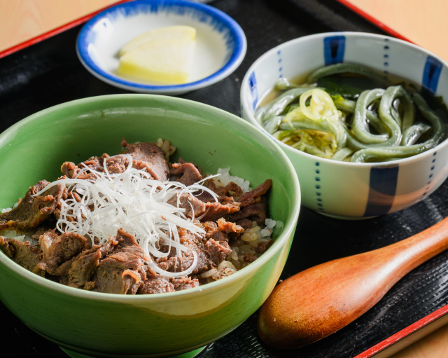 1日10食限定の鹿肉丼