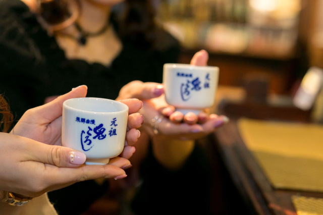 代表銘柄は、飛騨高山の銘酒として知られる「鬼ころし」
