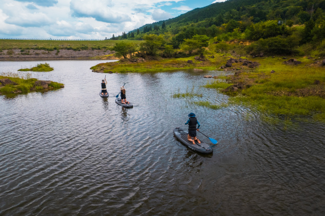 SUPで、湖の奥へ