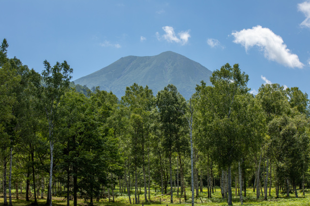 A Scenic Stone-Statue Trail Beneath Mount Ontake and Mount Norikura