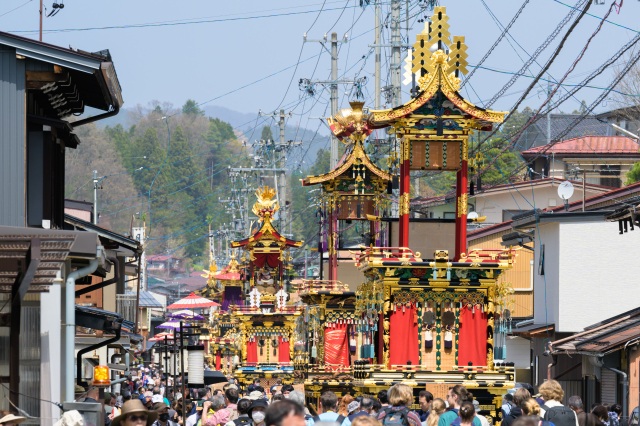 春の高山祭（山王祭）