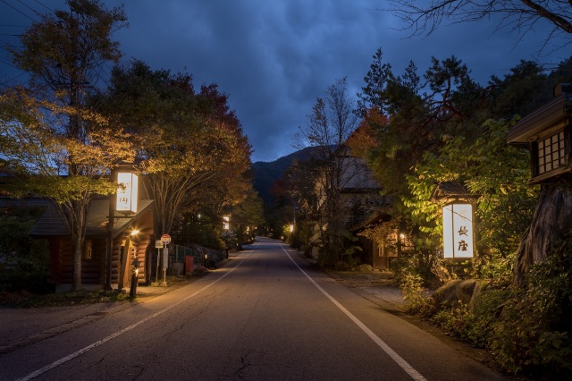 福地温泉 紅葉の街並みライトアップ