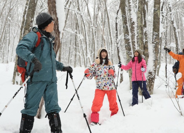 未踏の白銀の世界へ飛び込もう！鍋平高原スノーシューハーフデーツアー