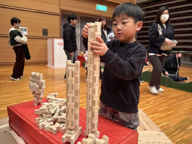 新作知育玩具「Teneru」タワー選手権